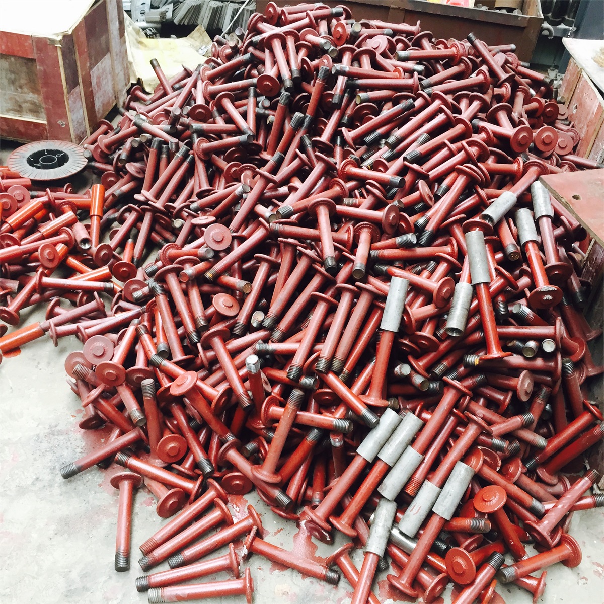 預埋件（金屬配件）