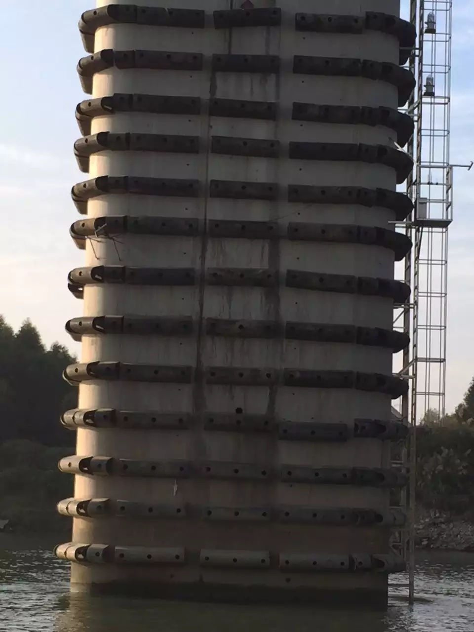 D型橡膠護(hù)舷