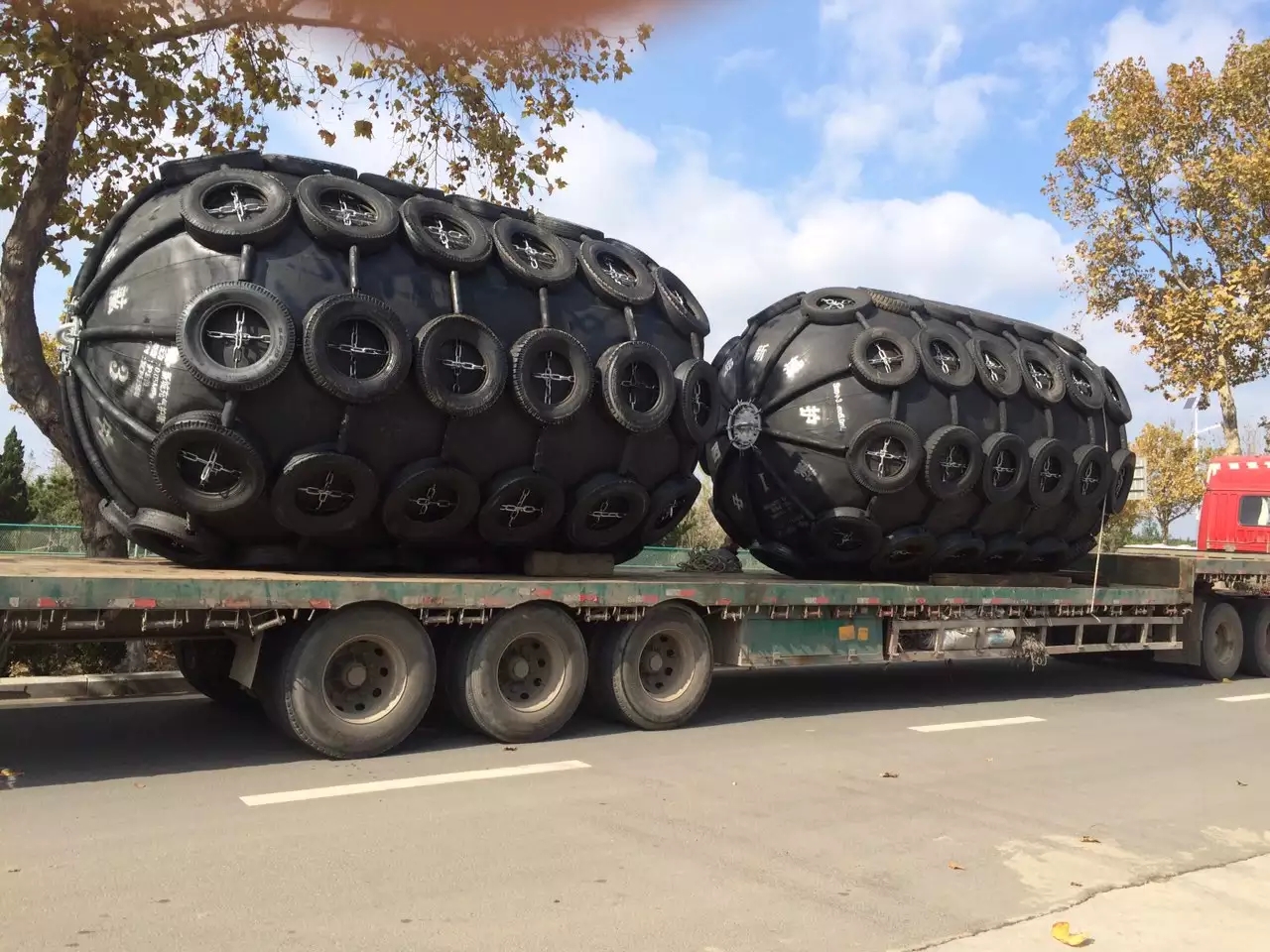 漂浮型橡膠護(hù)舷